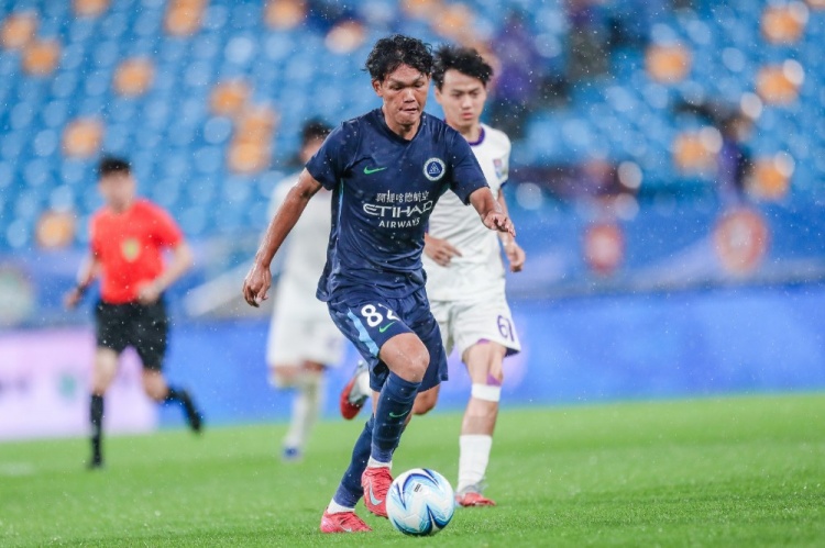 泽瓦里罗传射建功，深圳U20暴雨中客场1-1逼平天津