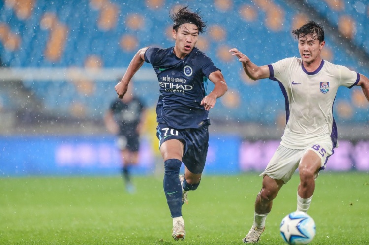 泽瓦里罗传射建功，深圳U20暴雨中客场1-1逼平天津