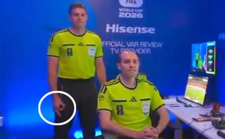 FIFA调查VAR裁判埃文斯:直播中做出极右翼“OK”手势