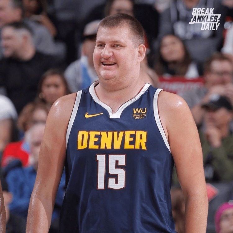 太阳三巨头成军:比尔加盟仅付出保罗+沙梅特+次轮,未来七年选秀权清零 太阳三巨头成军:比尔加盟仅付出保罗+沙梅特+次轮,未来七年选秀权清零