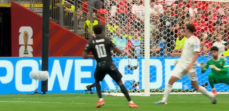 加拿大半场3-0十人卡塔尔,戴维独造三球拉林连场破门 加拿大半场3-0十人卡塔尔,戴维独造三球拉林连场破门