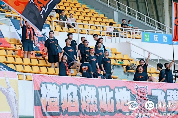 三轮不胜！飞鹭主场0-0青年星 冲乙功臣李宗儒泪别