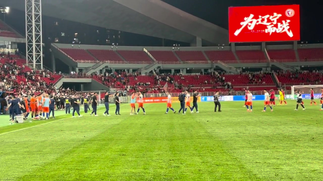泽卡2射1传独造三球 泰山客场5-1大胜铁人 泽卡2射1传独造三球 泰山客场5-1大胜铁人