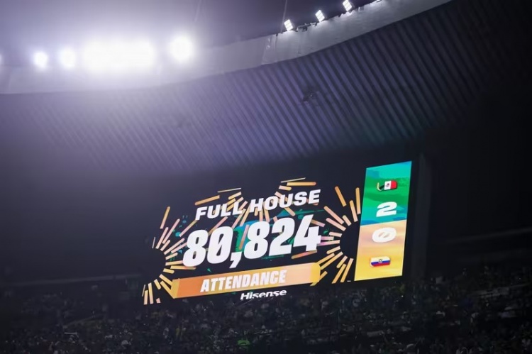 80824人见证墨西哥2-0厄瓜多尔晋级16强,阿兹特克满座