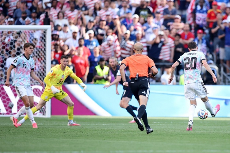 德凯特拉雷2射1传，比利时4-1淘汰东道主美国