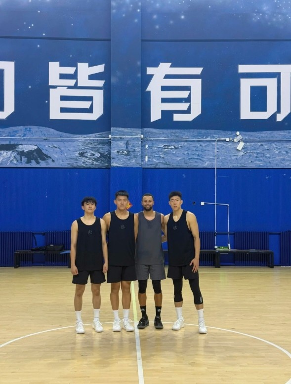 段昂君:很荣幸参与到库里中国行的训练中 虽然短暂但是受益良多