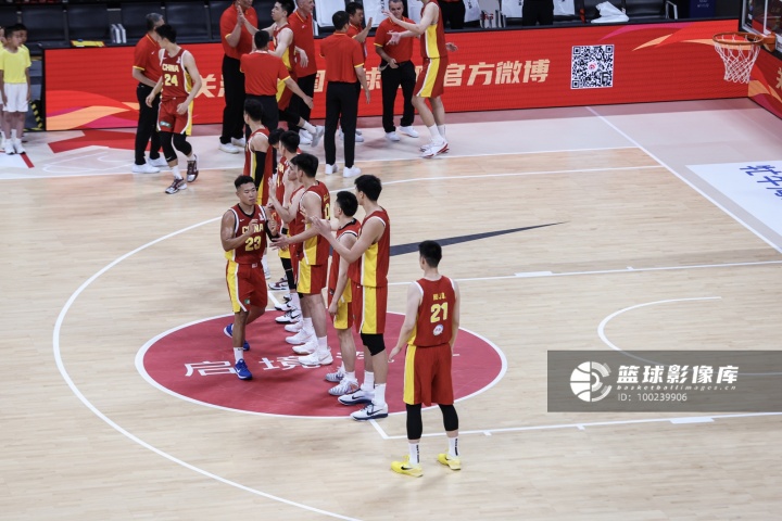蔡赟谈男篮惨败:现在各个项目实力都在滑坡 问题从不在单一环节