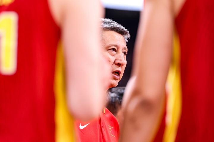 体坛周报:惨败20分 中国男篮需要重新校准方向?