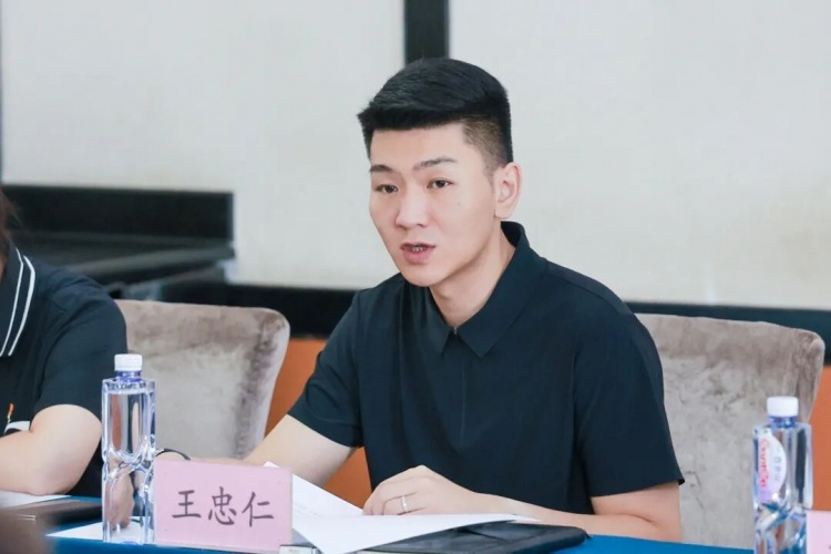新疆广汇篮球俱乐部召开赛季总结暨新赛季动员大会