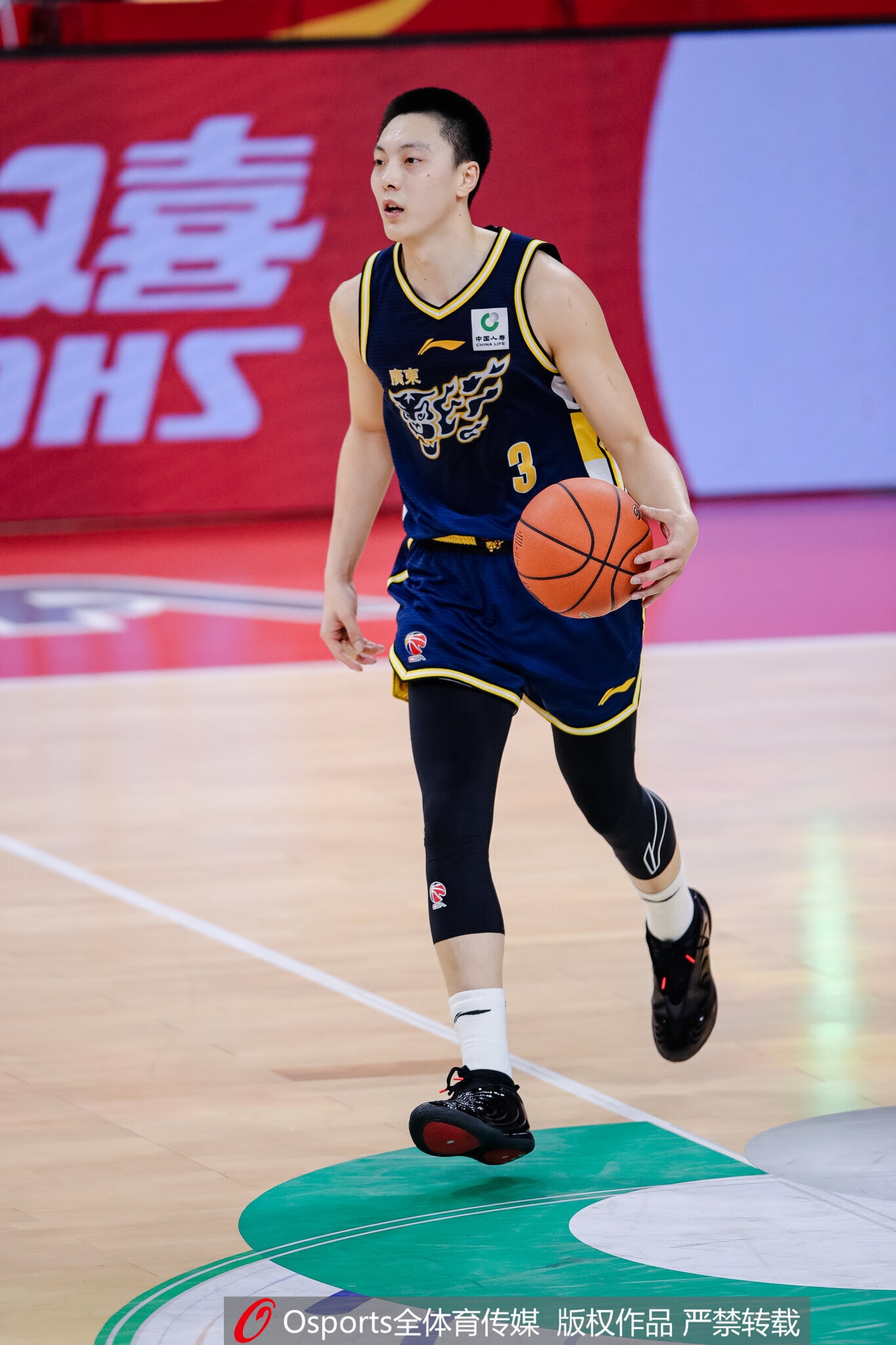 媒体人：宏远抵达青岛准备体测 胡明轩&崔永熙&焦泊乔&杨腾飞免测